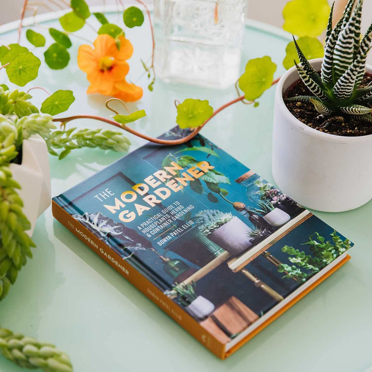 The Modern Gardener Book